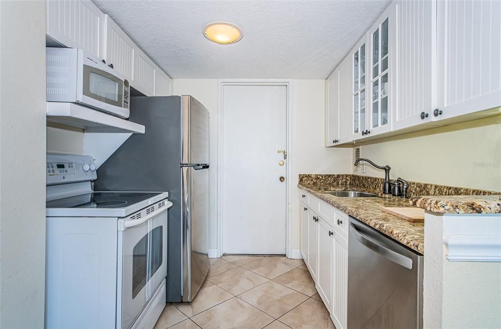 For Sale: $510,000 (2 beds, 1 baths, 1090 Square Feet)