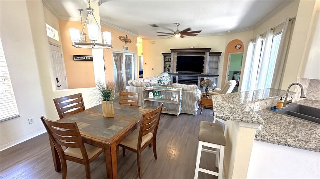 For Sale: $369,900 (2 beds, 2 baths, 1574 Square Feet)