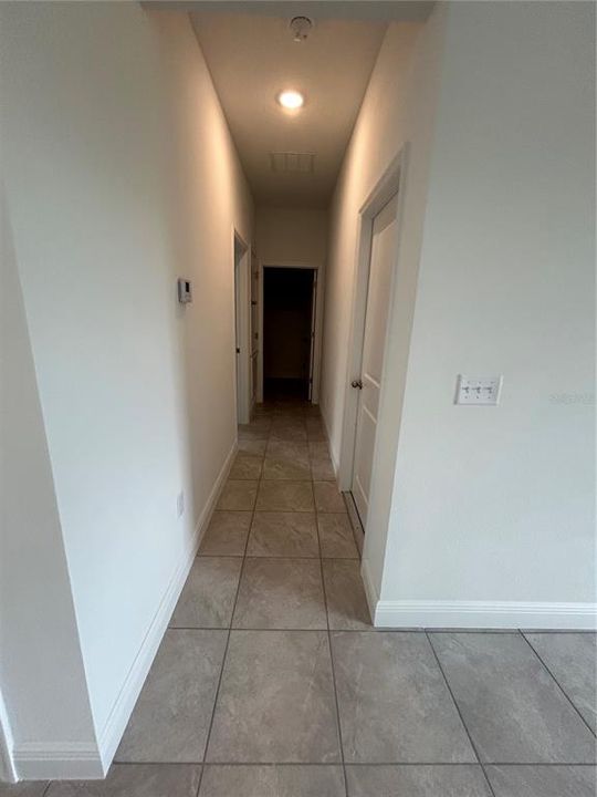 Activo con contrato: $279,900 (4 camas, 2 baños, 1580 Pies cuadrados)