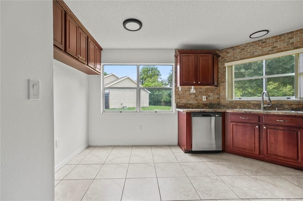 For Rent: $1,949 (3 beds, 2 baths, 1143 Square Feet)