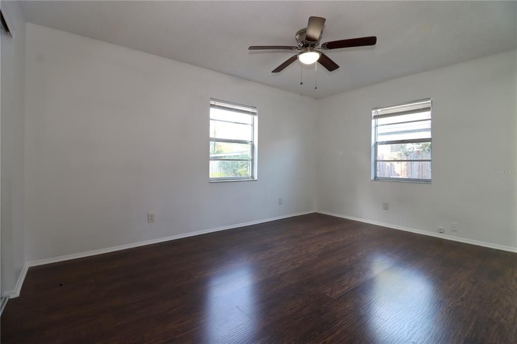 For Rent: $2,350 (3 beds, 2 baths, 1718 Square Feet)