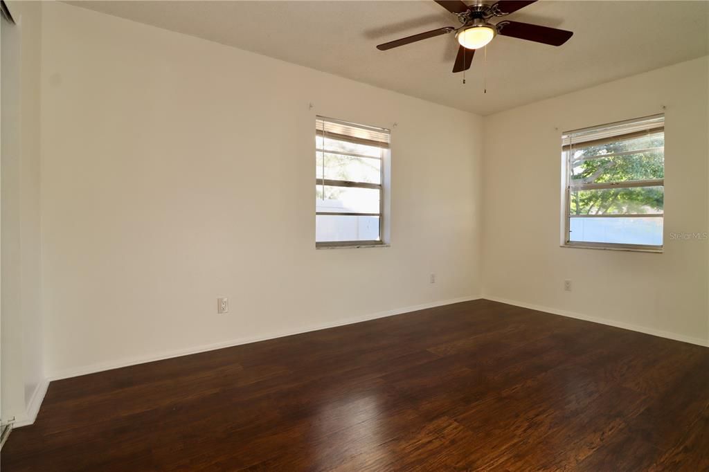 For Rent: $2,350 (3 beds, 2 baths, 1718 Square Feet)