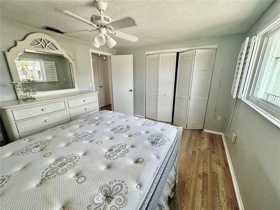 For Sale: $240,000 (2 beds, 2 baths, 1166 Square Feet)