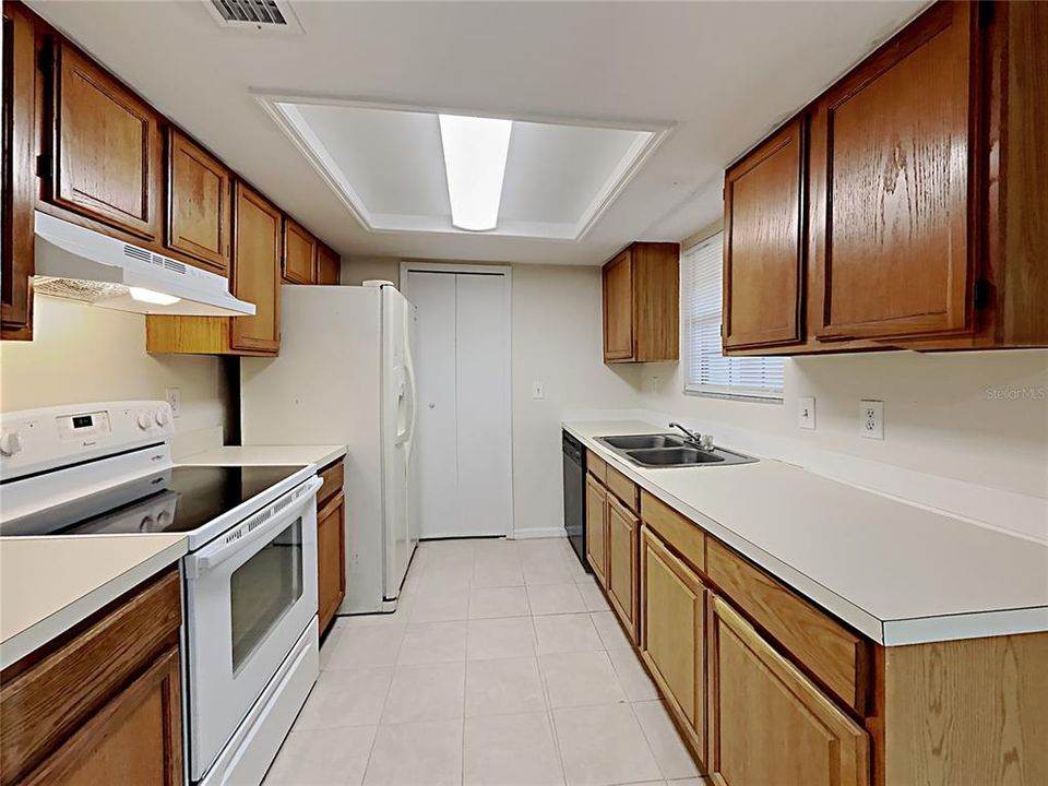 For Rent: $1,650 (2 beds, 2 baths, 1280 Square Feet)