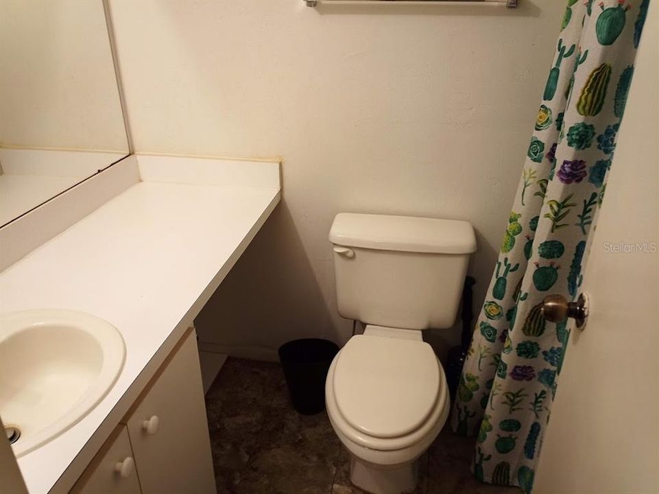 出租: $550 (4 贝兹, 4 浴室, 1177 平方英尺)