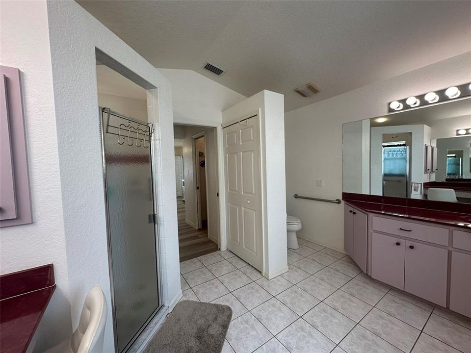 For Rent: $3,500 (3 beds, 2 baths, 2108 Square Feet)