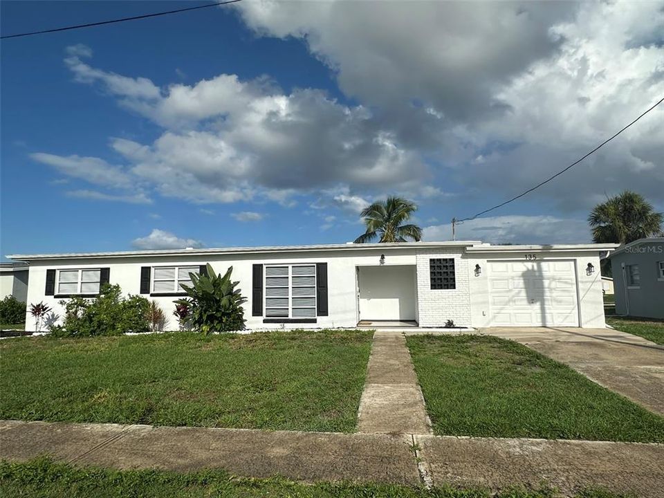 For Rent: $2,575 (3 beds, 2 baths, 1367 Square Feet)