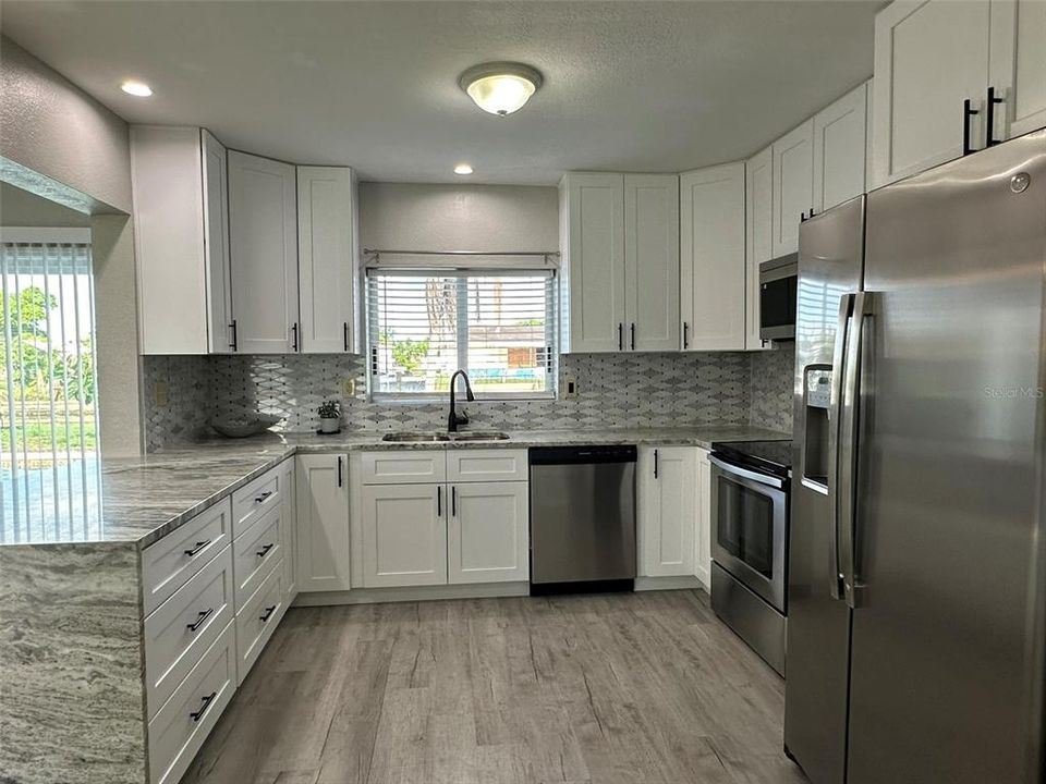 For Rent: $2,575 (3 beds, 2 baths, 1367 Square Feet)