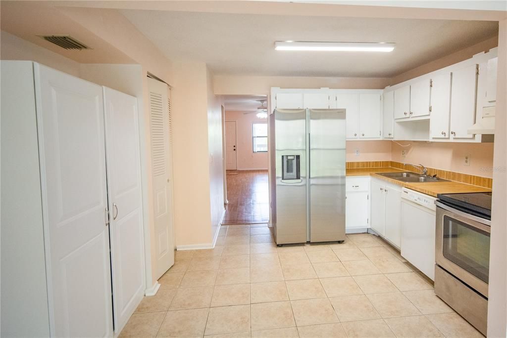 For Rent: $1,450 (2 beds, 2 baths, 1050 Square Feet)