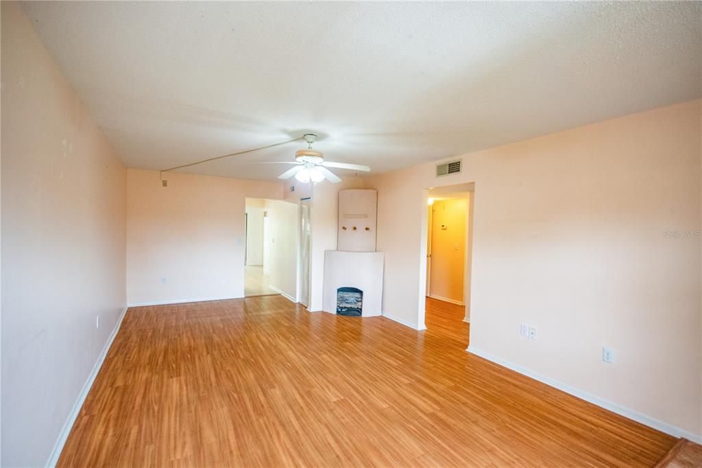 For Rent: $1,450 (2 beds, 2 baths, 1050 Square Feet)