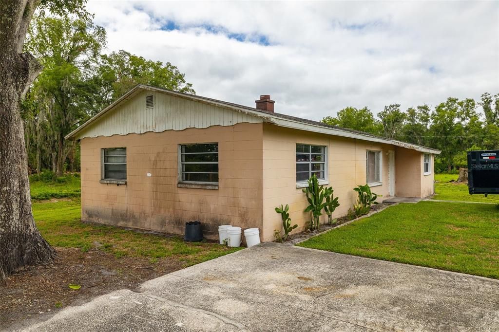 For Sale: $419,900 (3 beds, 2 baths, 1108 Square Feet)