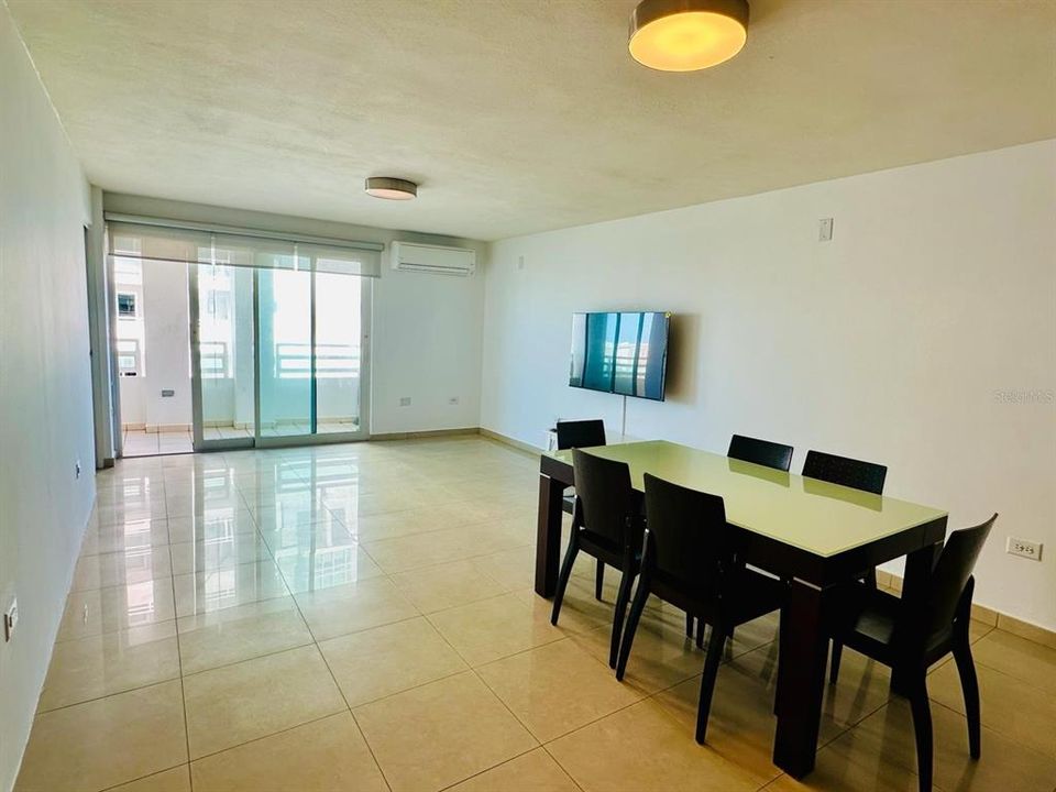 En Venta: $560,000 (2 camas, 2 baños, 1422 Pies cuadrados)