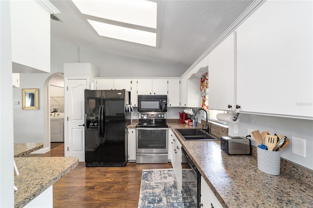 For Sale: $304,900 (3 beds, 2 baths, 1338 Square Feet)