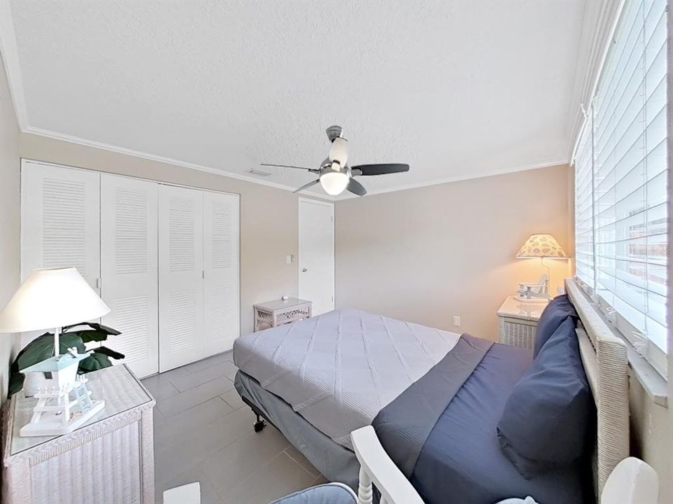 For Sale: $385,000 (2 beds, 2 baths, 1140 Square Feet)