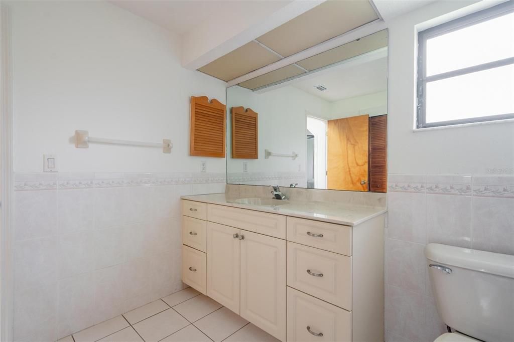 For Sale: $310,000 (2 beds, 2 baths, 1400 Square Feet)