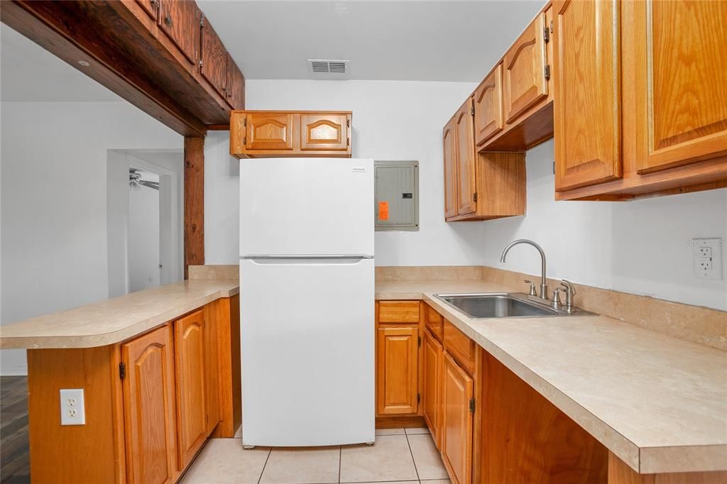 For Sale: $215,000 (3 beds, 1 baths, 1055 Square Feet)