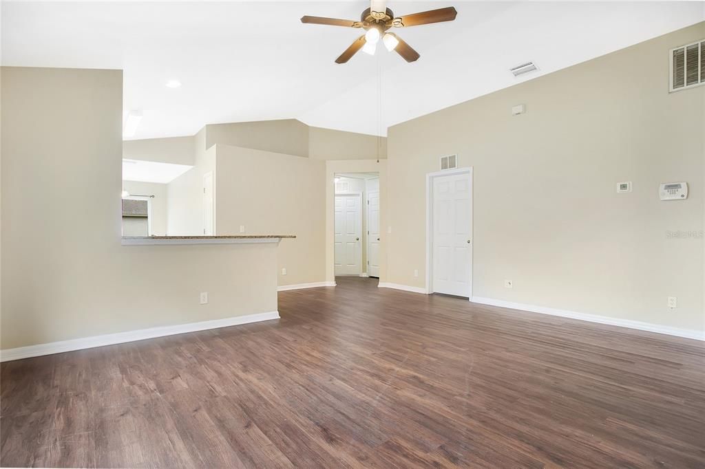 Active With Contract: $309,900 (4 beds, 2 baths, 1342 Square Feet)