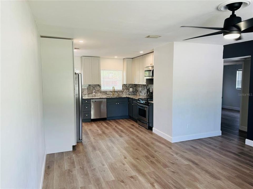 For Sale: $419,000 (3 beds, 1 baths, 1092 Square Feet)