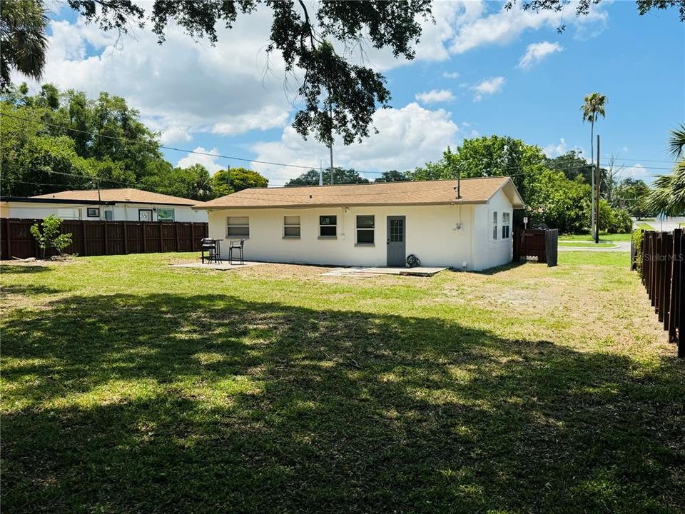 Active With Contract: $419,000 (3 beds, 1 baths, 1092 Square Feet)