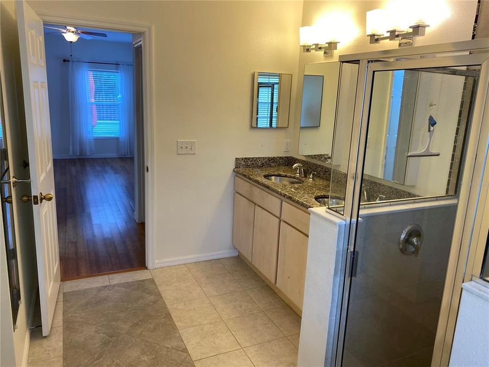 For Rent: $2,500 (3 beds, 2 baths, 1464 Square Feet)