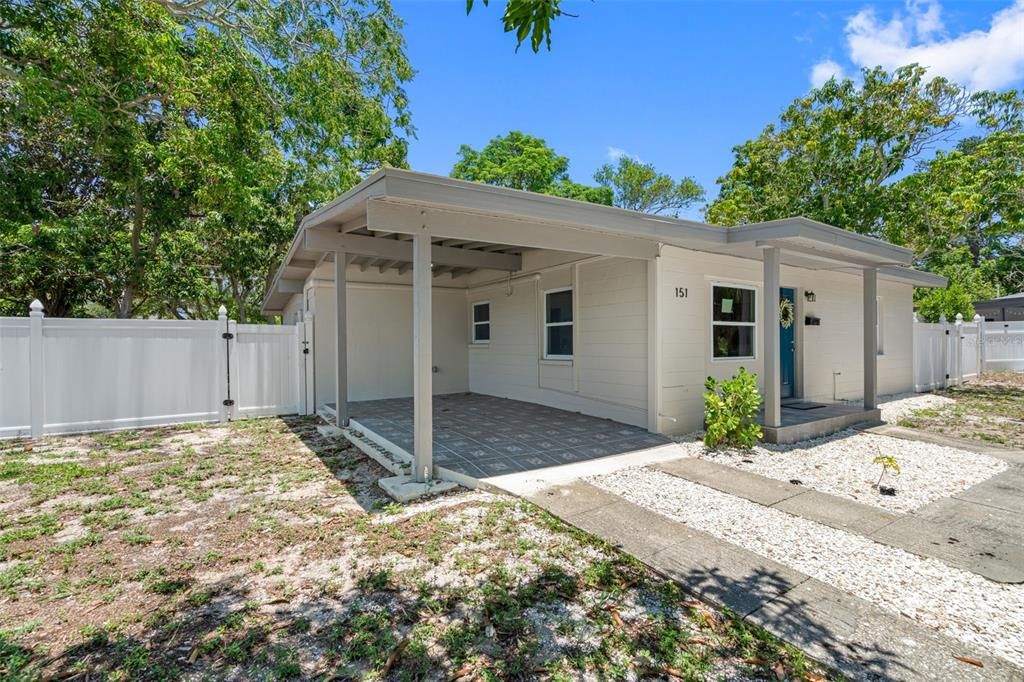 For Sale: $409,900 (3 beds, 2 baths, 1018 Square Feet)