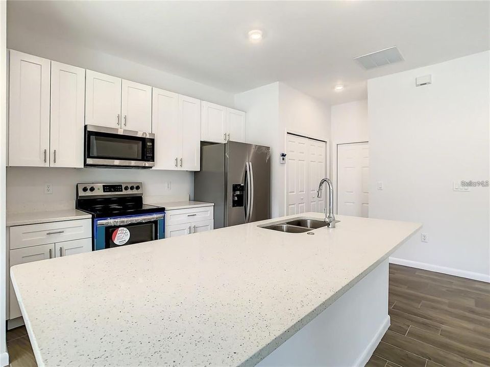 For Sale: $299,000 (4 beds, 2 baths, 1659 Square Feet)