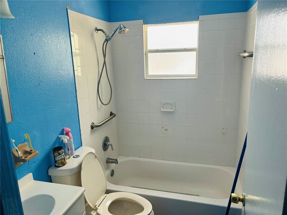 For Sale: $252,000 (3 beds, 1 baths, 703 Square Feet)