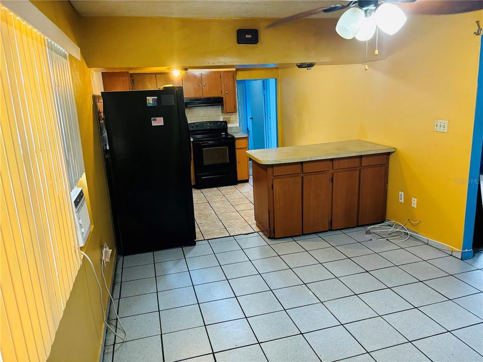 For Sale: $252,000 (3 beds, 1 baths, 703 Square Feet)