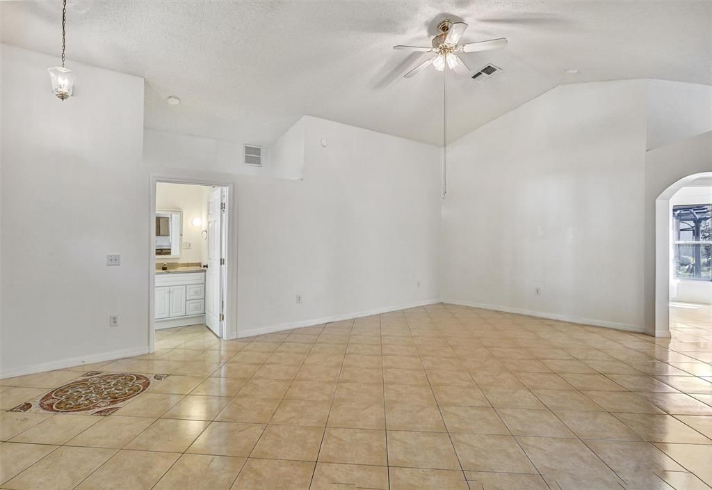 For Sale: $349,900 (3 beds, 2 baths, 1528 Square Feet)