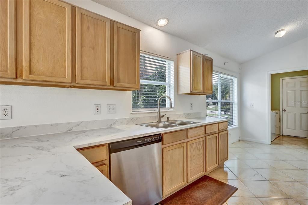 For Sale: $349,900 (3 beds, 2 baths, 1528 Square Feet)