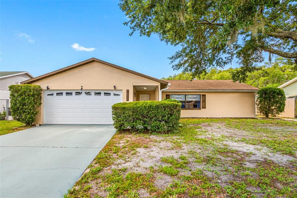 For Sale: $332,000 (3 beds, 2 baths, 1422 Square Feet)