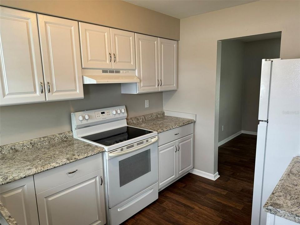 Active With Contract: $1,400 (2 beds, 1 baths, 1170 Square Feet)