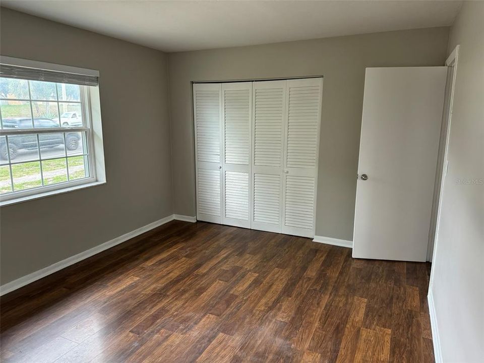 Active With Contract: $1,400 (2 beds, 1 baths, 1170 Square Feet)