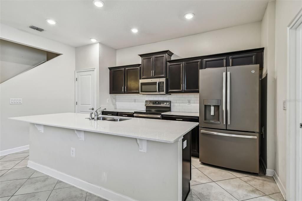 For Sale: $459,000 (4 beds, 2 baths, 2000 Square Feet)