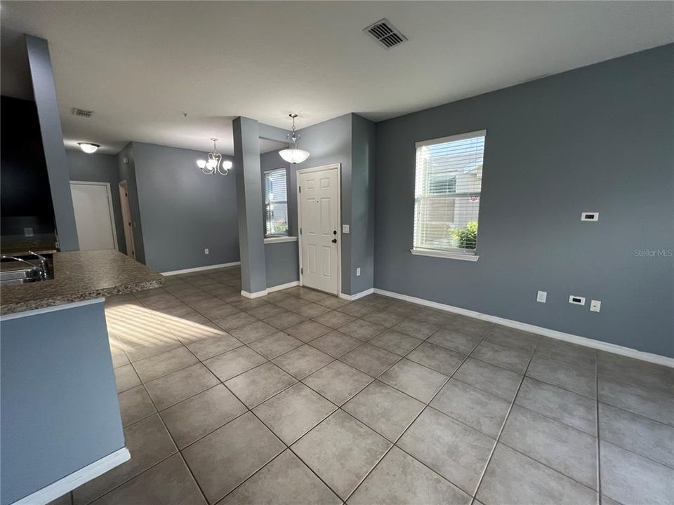 For Sale: $324,900 (3 beds, 2 baths, 1699 Square Feet)