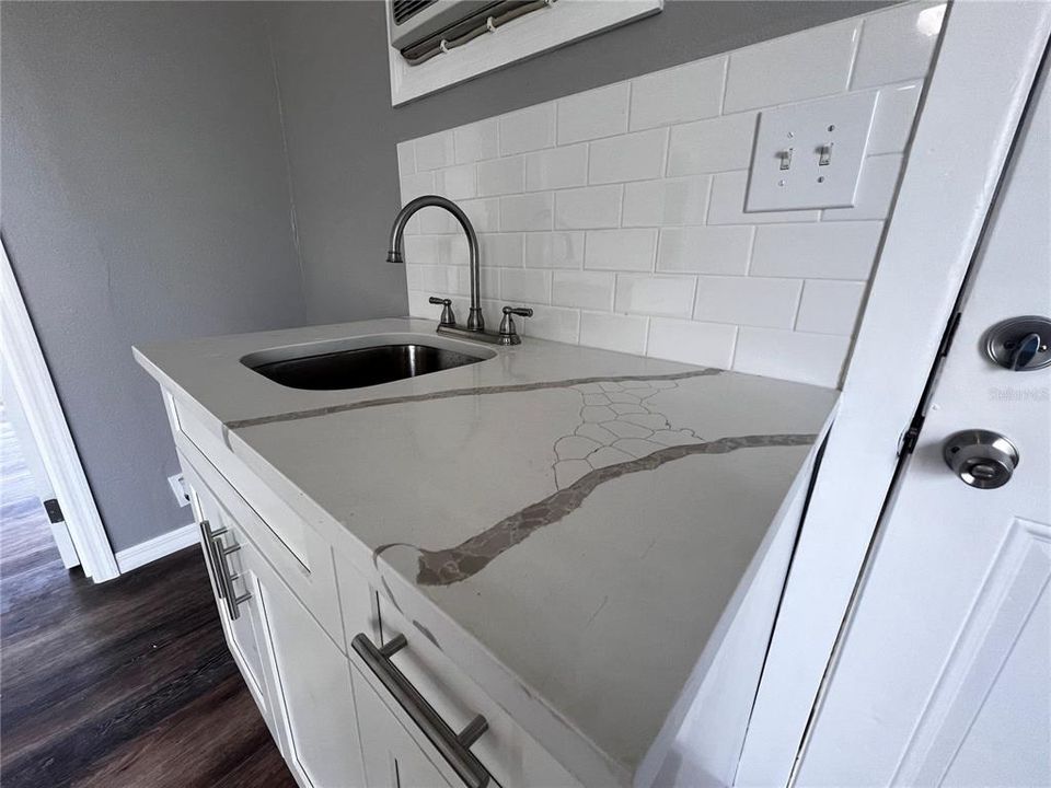 Kitchen Area Quartz Countertops