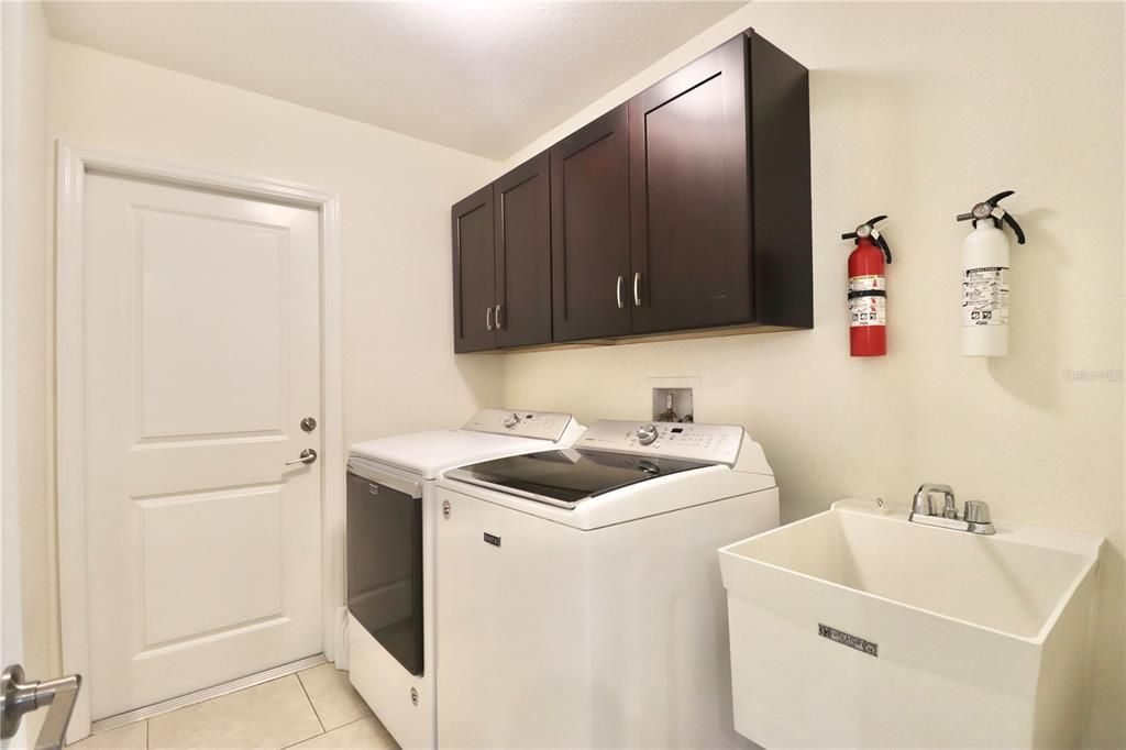 For Sale: $375,000 (3 beds, 2 baths, 1427 Square Feet)