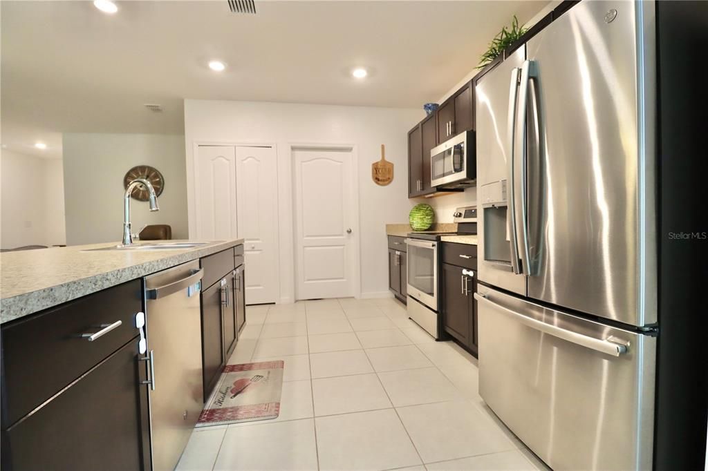 For Sale: $375,000 (4 beds, 2 baths, 1874 Square Feet)