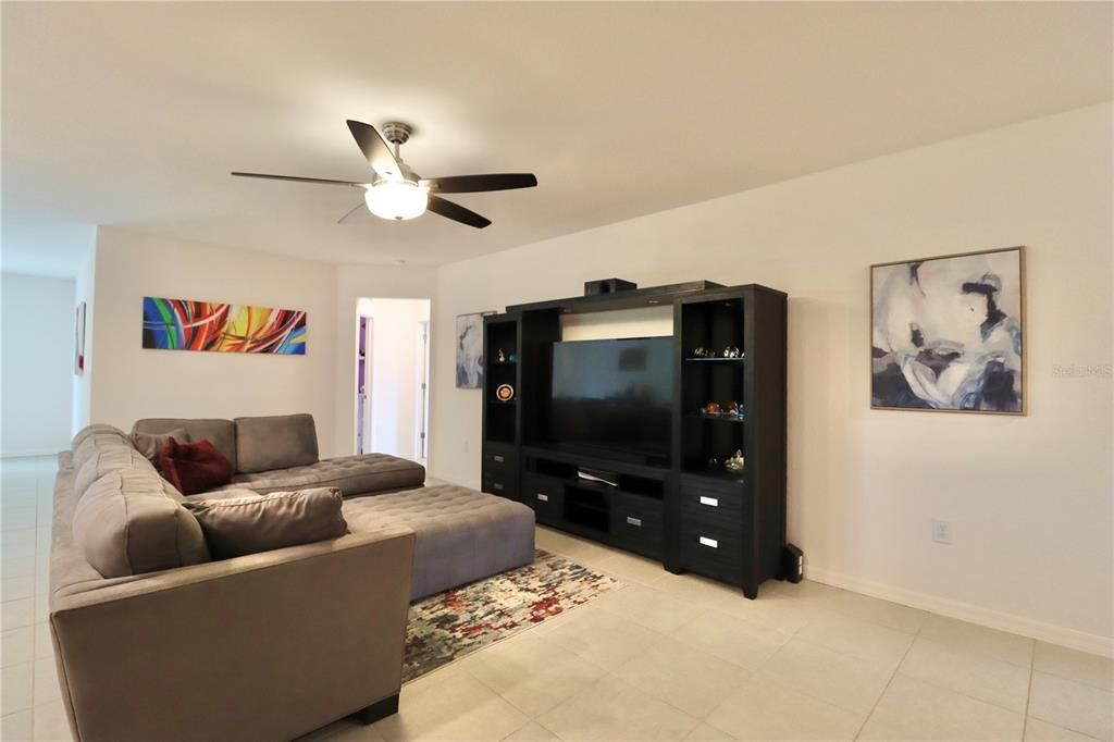 For Sale: $375,000 (4 beds, 2 baths, 1874 Square Feet)