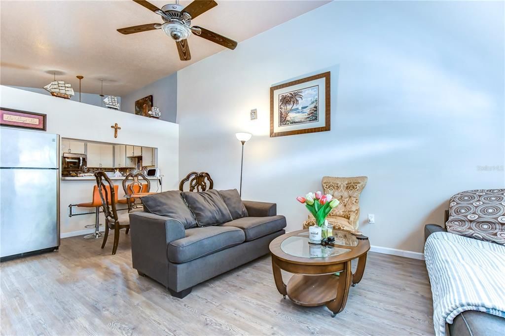 For Sale: $259,900 (3 beds, 2 baths, 1200 Square Feet)