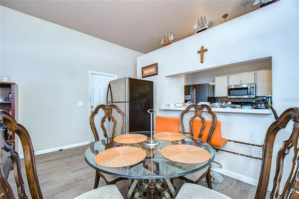 For Sale: $259,900 (3 beds, 2 baths, 1200 Square Feet)