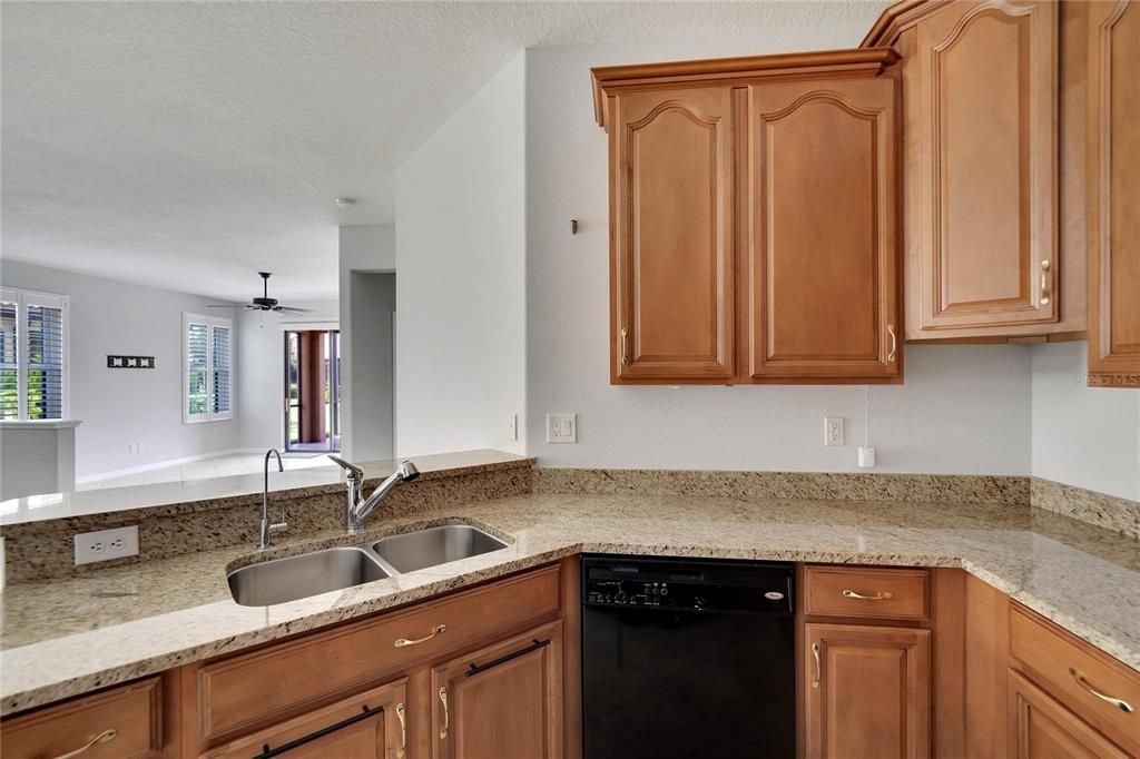 For Sale: $309,000 (2 beds, 2 baths, 1393 Square Feet)