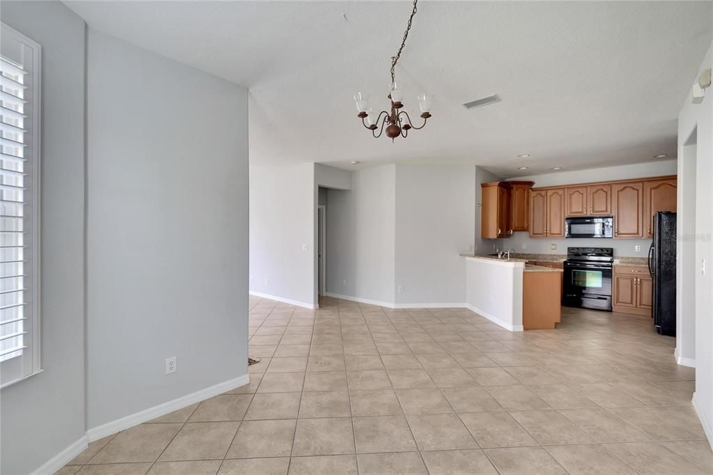 For Sale: $309,000 (2 beds, 2 baths, 1393 Square Feet)