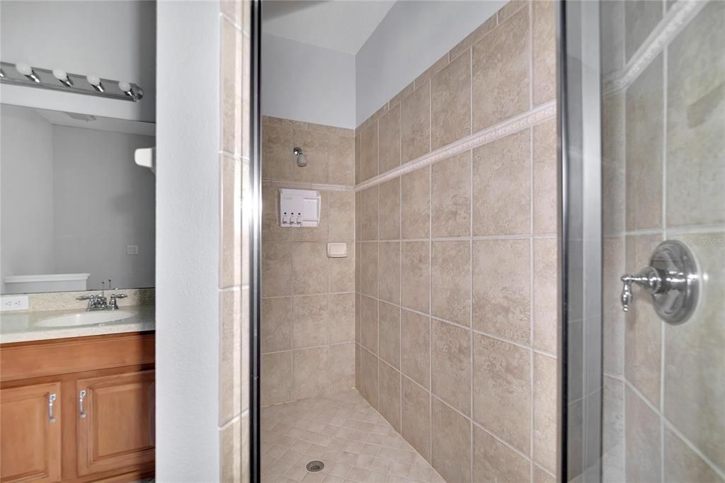 For Sale: $309,000 (2 beds, 2 baths, 1393 Square Feet)
