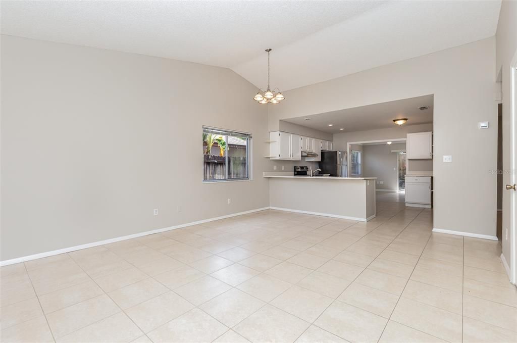 For Sale: $409,900 (3 beds, 2 baths, 1638 Square Feet)