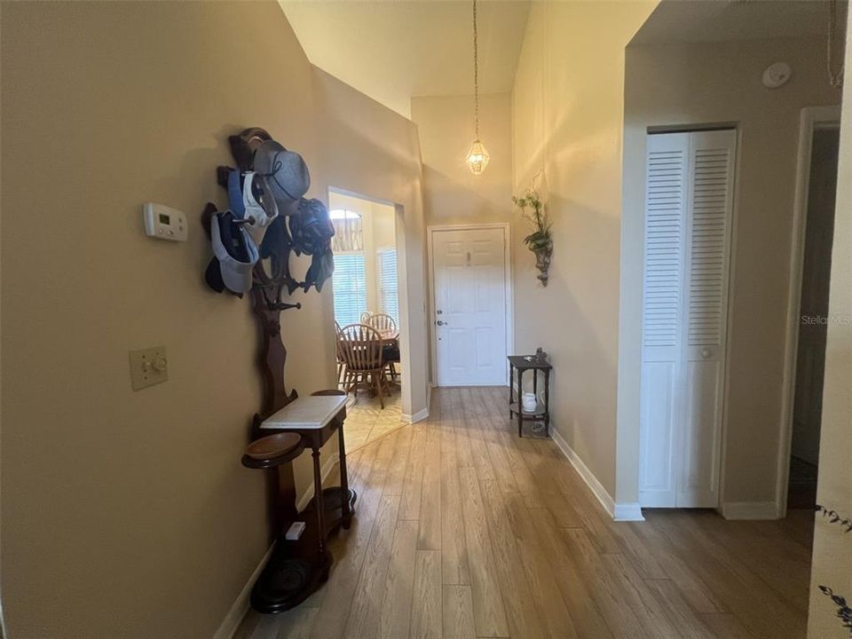 For Sale: $224,600 (2 beds, 2 baths, 1179 Square Feet)