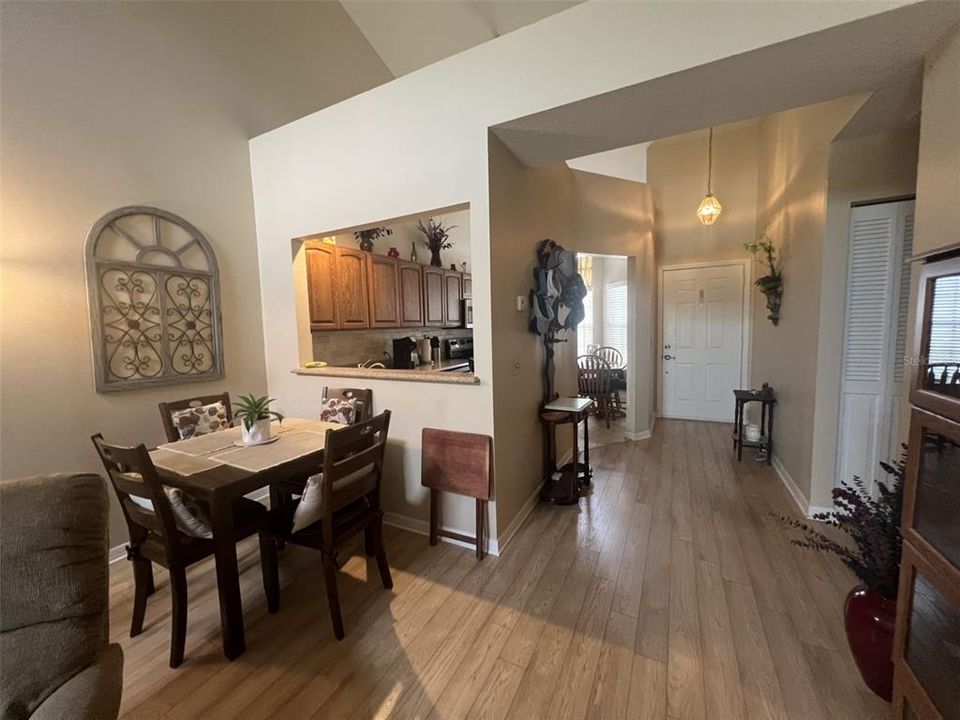 For Sale: $224,600 (2 beds, 2 baths, 1179 Square Feet)