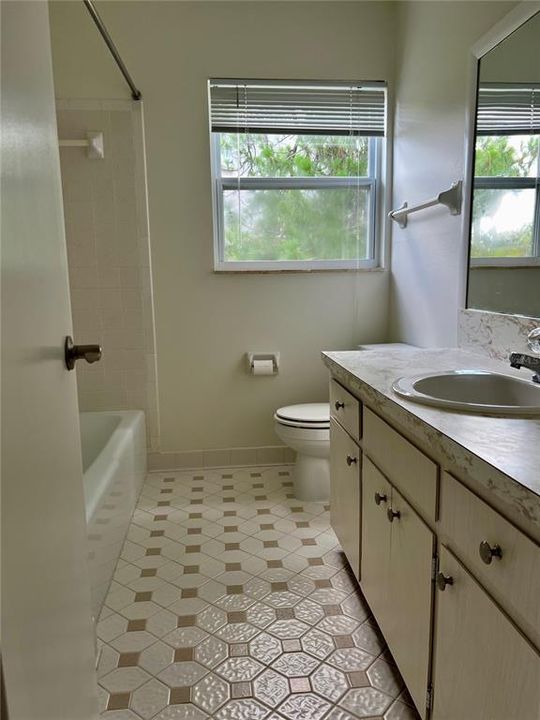For Rent: $2,700 (2 beds, 2 baths, 1370 Square Feet)