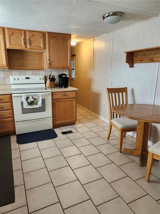 For Sale: $88,500 (2 beds, 2 baths, 972 Square Feet)