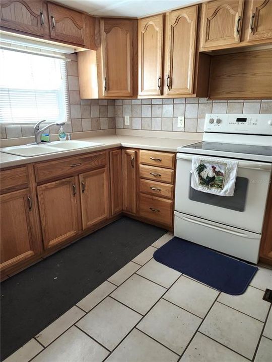 For Sale: $88,500 (2 beds, 2 baths, 972 Square Feet)